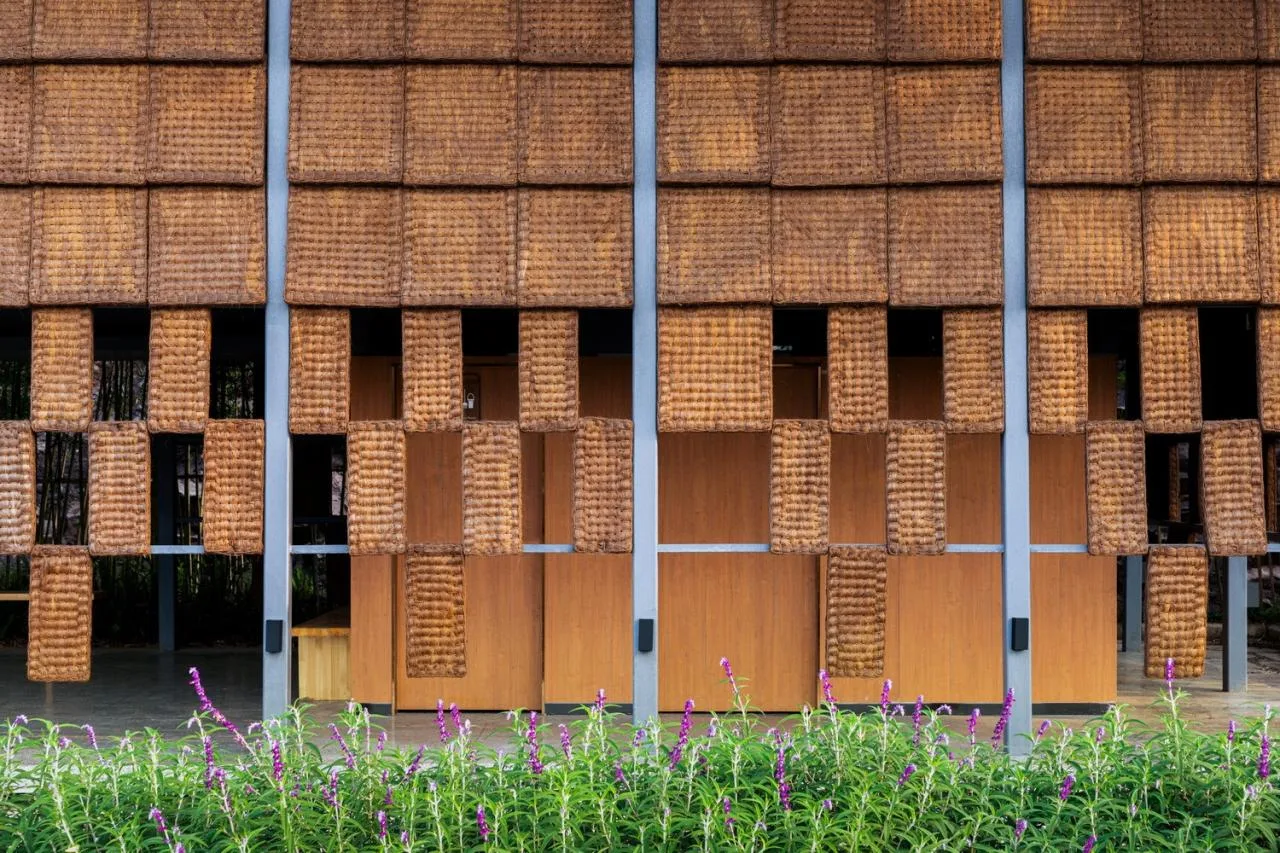BIM Architecture | Brown Toilet Facing Flower Sea/Row Building
