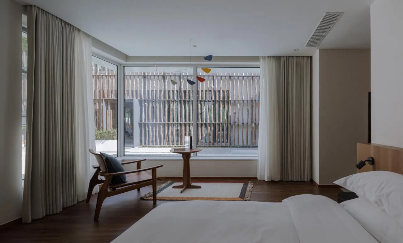 BIM Architecture | Yimeng Book House Homestay: Natural Reconstruction and Symbiosis under Chestnut Grove/Grey Space Architecture Firm