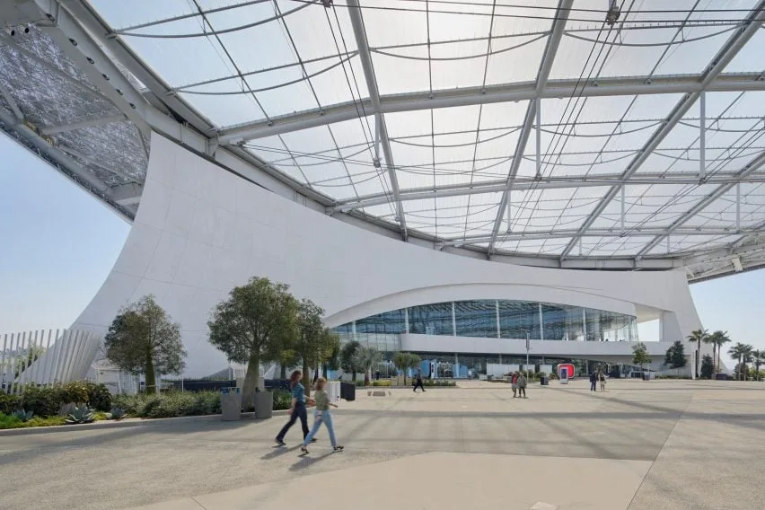 BIM architecture | HKS creates a 'boat in a bottle' venue within SoFi Stadium