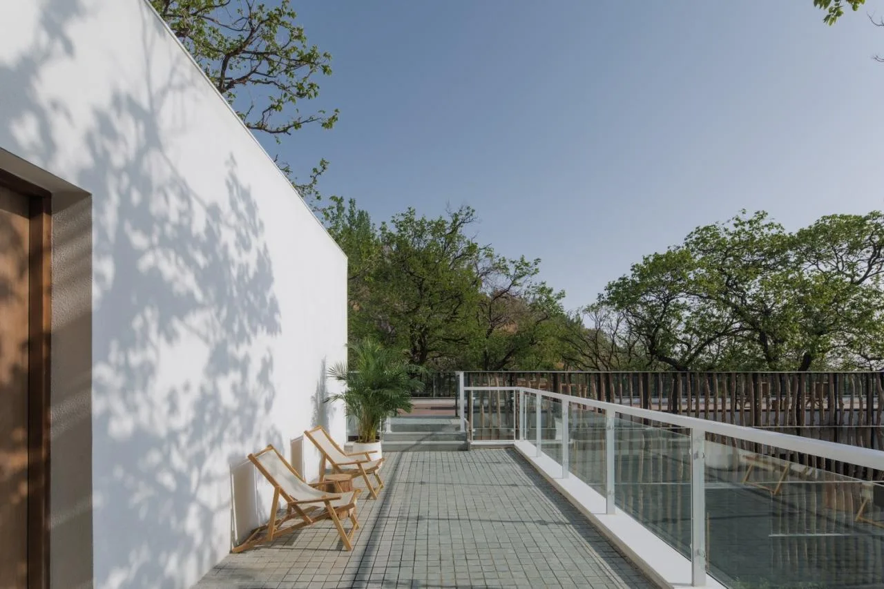 BIM Architecture | Yimeng Book House Homestay: Natural Reconstruction and Symbiosis under Chestnut Grove/Grey Space Architecture Firm