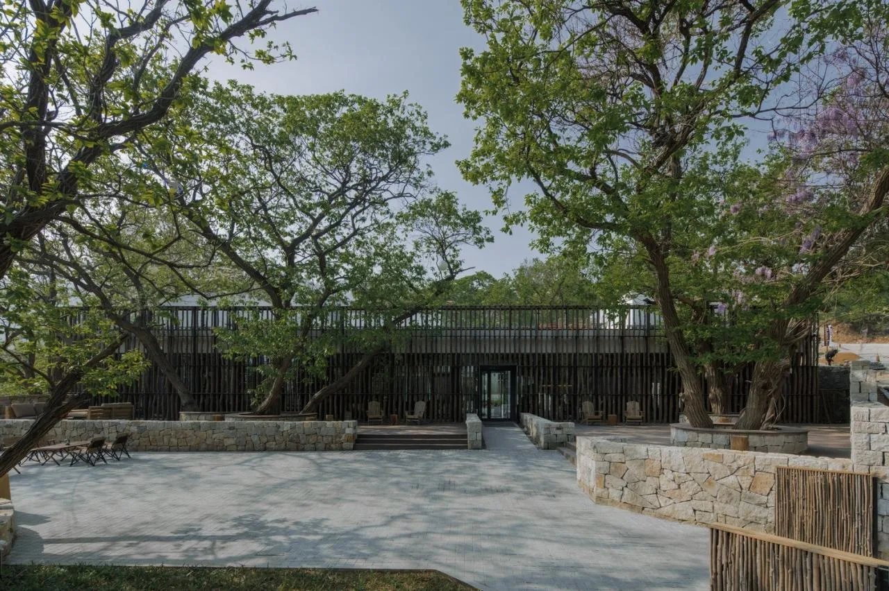 BIM Architecture | Yimeng Book House Homestay: Natural Reconstruction and Symbiosis under Chestnut Grove/Grey Space Architecture Firm