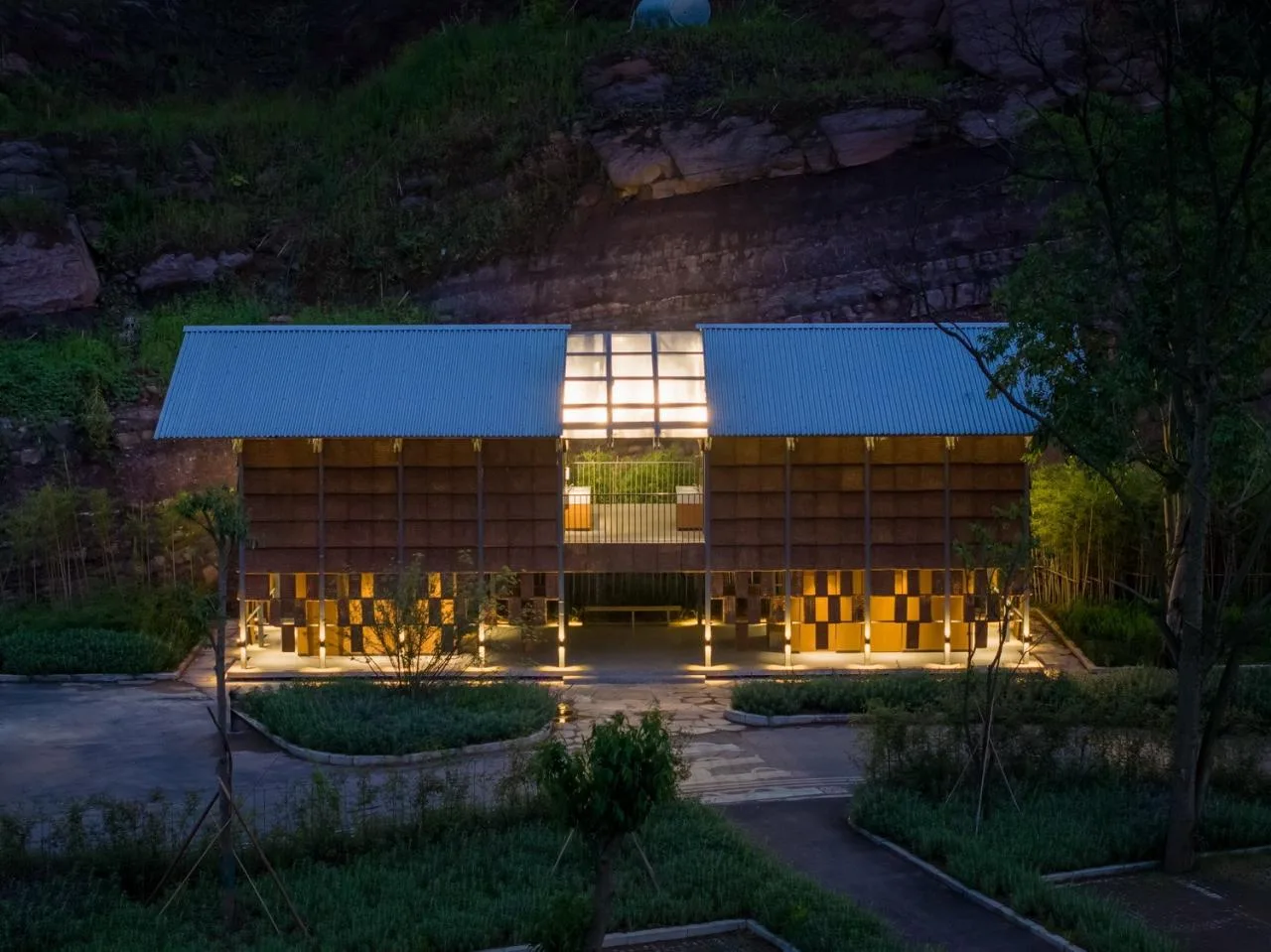 BIM Architecture | Brown Toilet Facing Flower Sea/Row Building