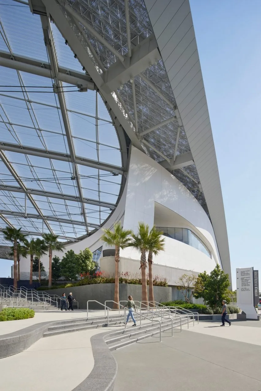 BIM architecture | HKS creates a 'boat in a bottle' venue within SoFi Stadium