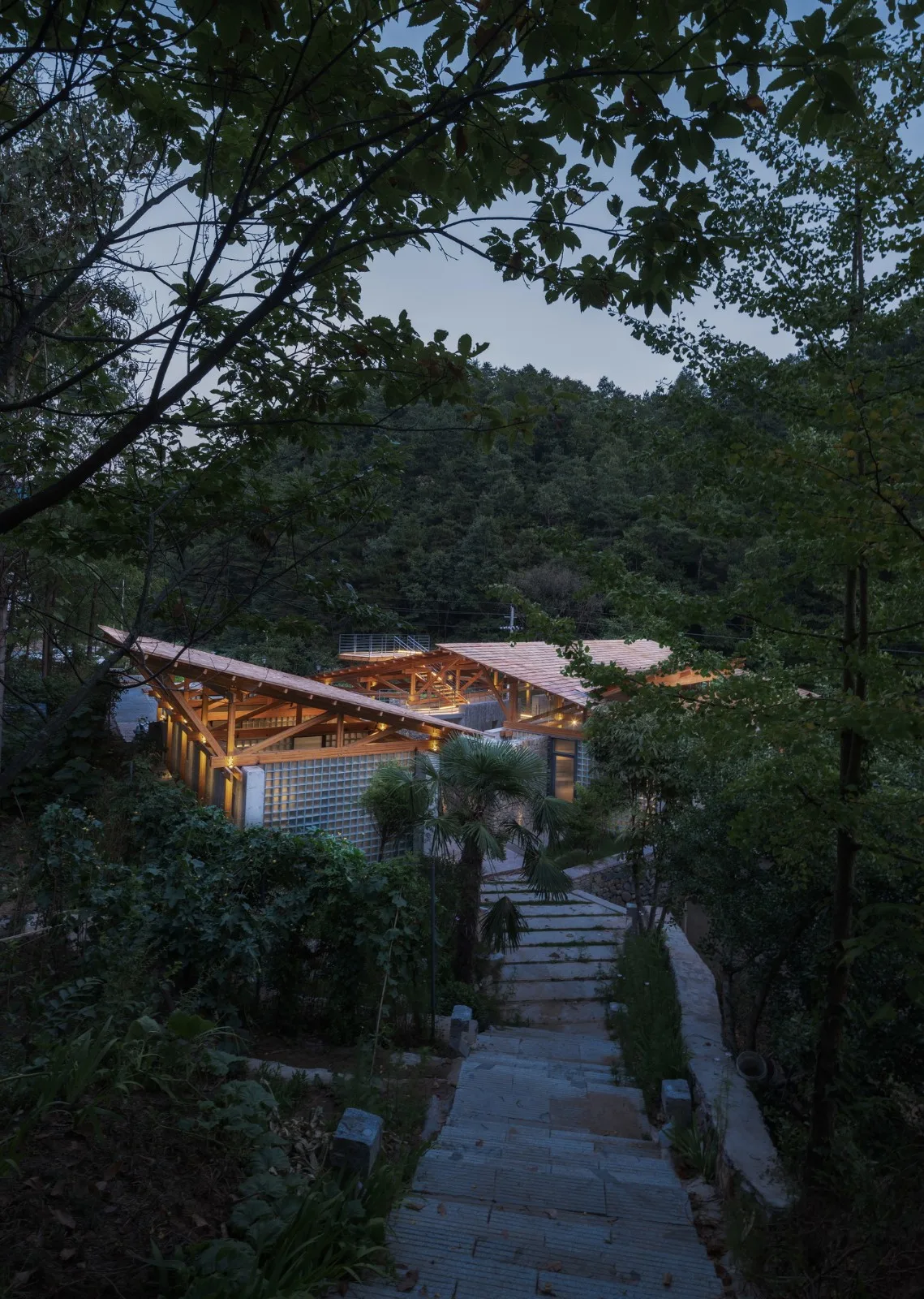 BIM Architecture | Liuba Wayaogou Multi functional Service Center/Jianlin Architectural Design Firm