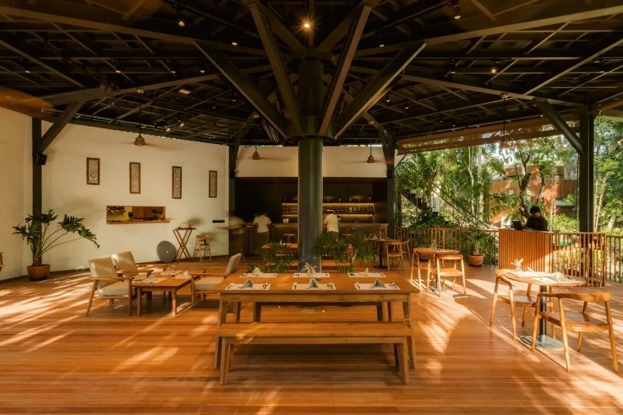 BIM Architecture | Octagonal Restaurant and Work Area/Stilt Studios