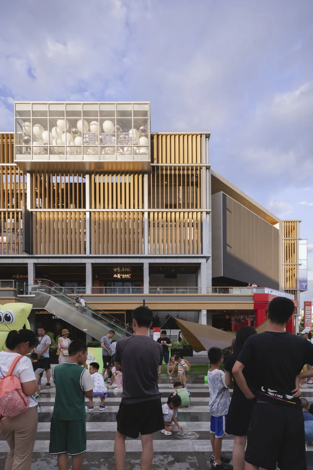 BIM Architecture | 'Sky Streets and Alleys' Awakens Beijing's' Sleeping City', First Long Street Urban Renewal/ZEN Iconic Design