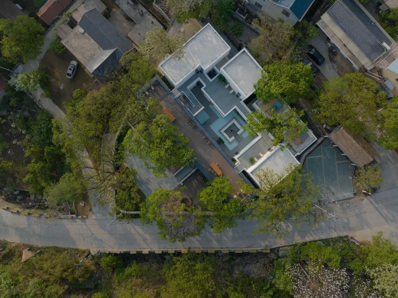 BIM Architecture | Yimeng Book House Homestay: Natural Reconstruction and Symbiosis under Chestnut Grove/Grey Space Architecture Firm