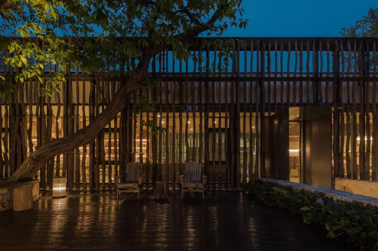 BIM Architecture | Yimeng Book House Homestay: Natural Reconstruction and Symbiosis under Chestnut Grove/Grey Space Architecture Firm