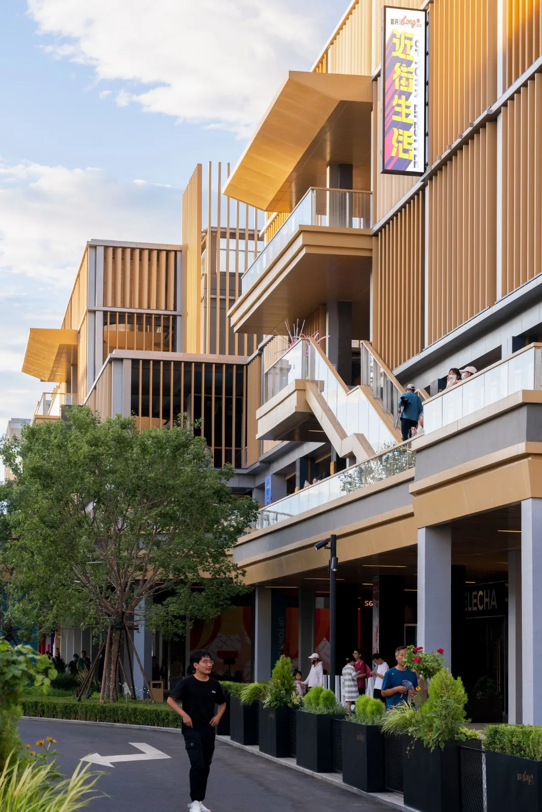 BIM Architecture | 'Sky Streets and Alleys' Awakens Beijing's' Sleeping City', First Long Street Urban Renewal/ZEN Iconic Design