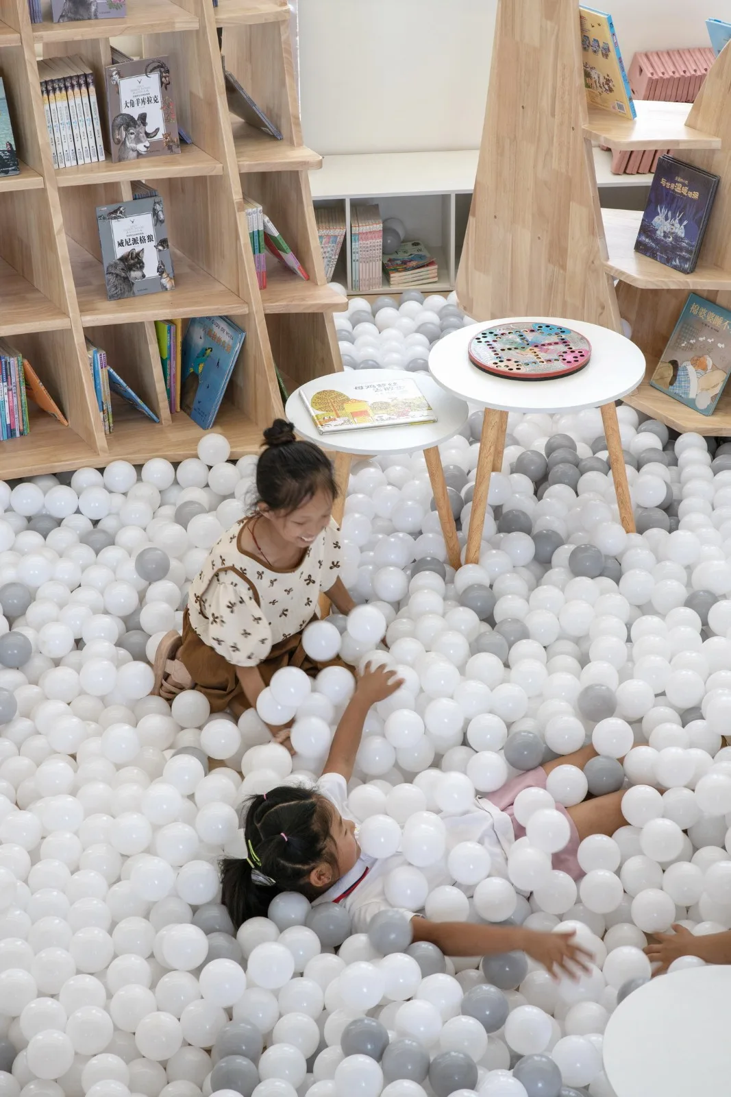 BIM Architecture | Public Welfare · Yunqiu Bookstore | Western Sunshine × Jiedian Architecture