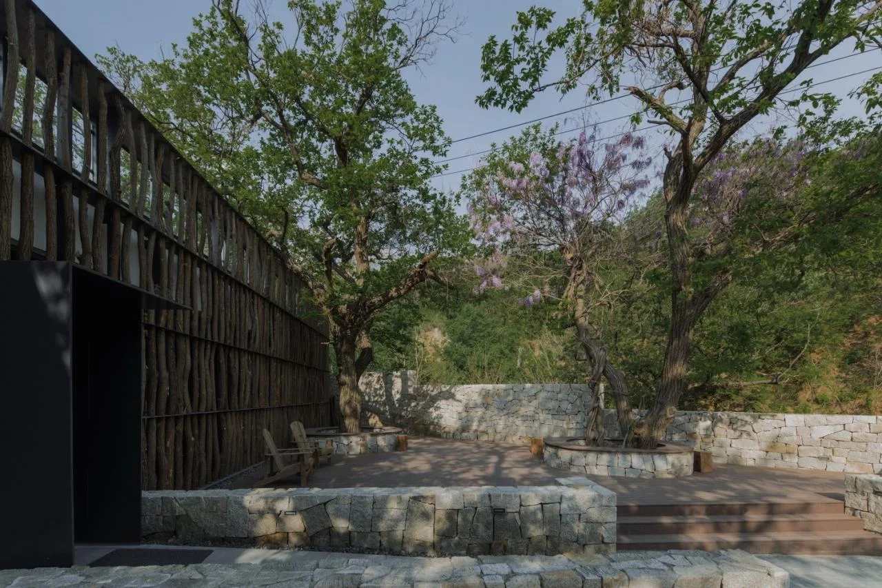 BIM Architecture | Yimeng Book House Homestay: Natural Reconstruction and Symbiosis under Chestnut Grove/Grey Space Architecture Firm