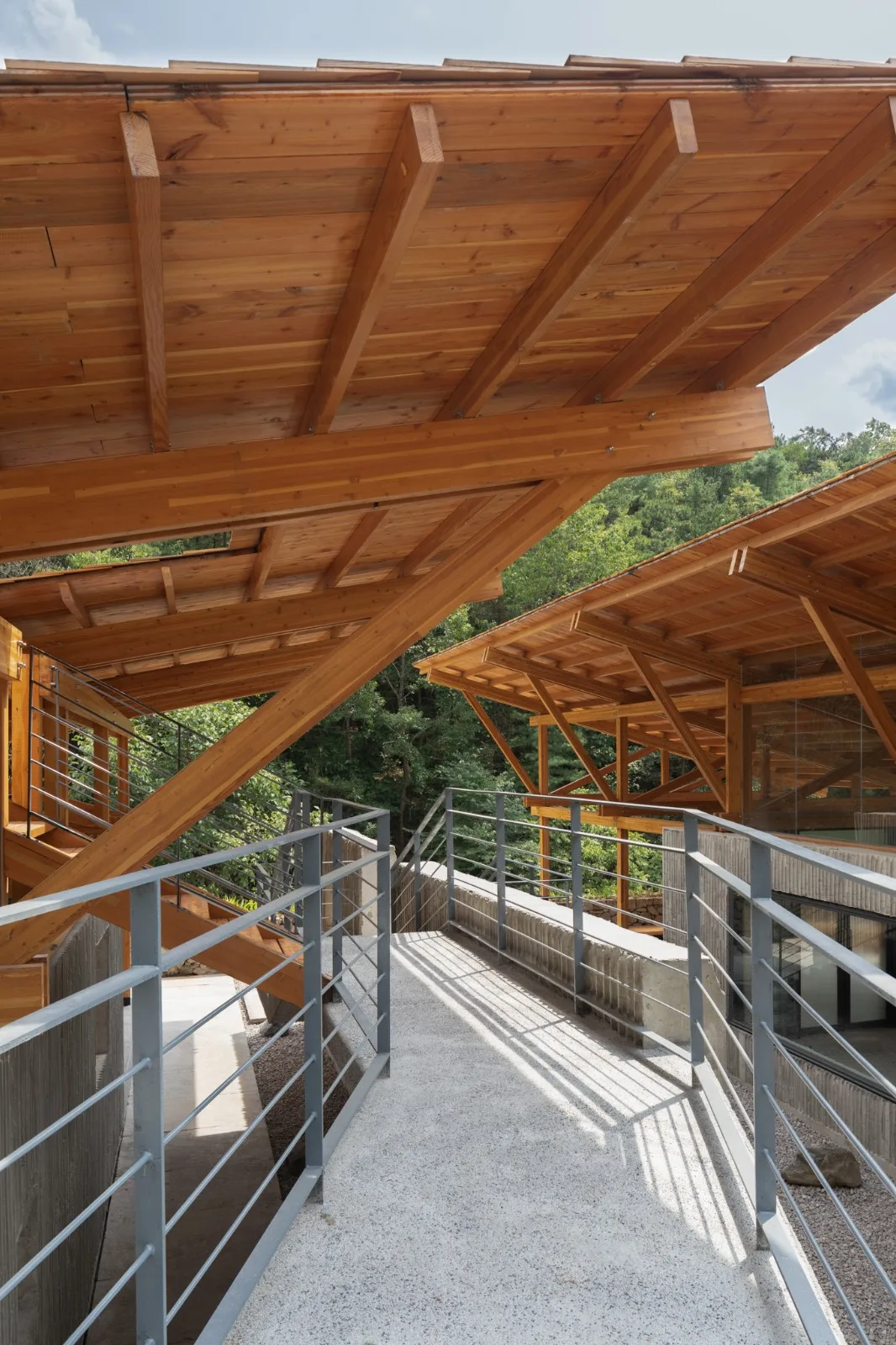 BIM Architecture | Liuba Wayaogou Multi functional Service Center/Jianlin Architectural Design Firm