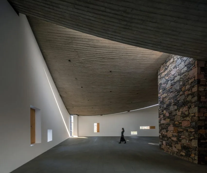 BIM Architecture | Zhu Bai Studio Design Wave shaped Concrete Roof Art Center