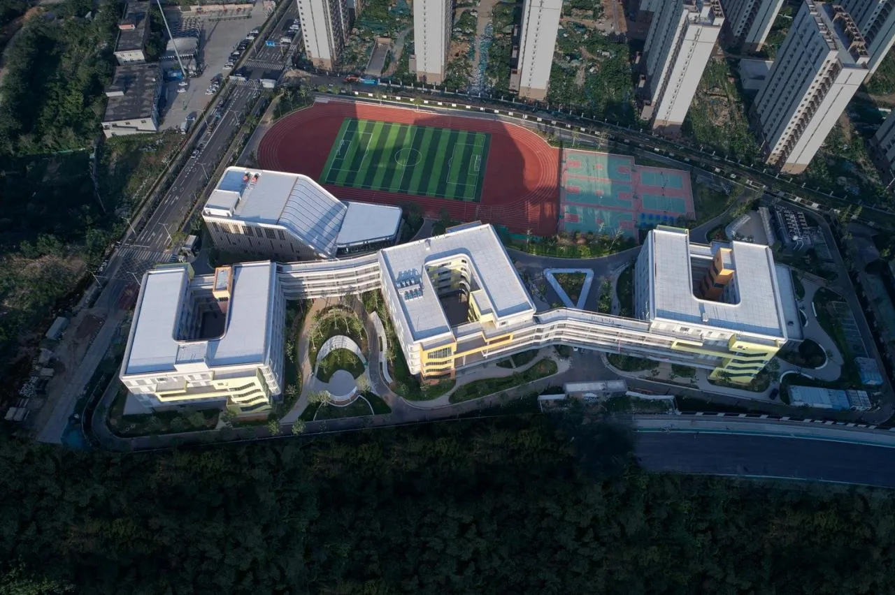 BIM Architecture | A Free and Ideal 'Garden Castle': Jinan Beikang Junior High School Education Architecture Complex/UA You'an Design