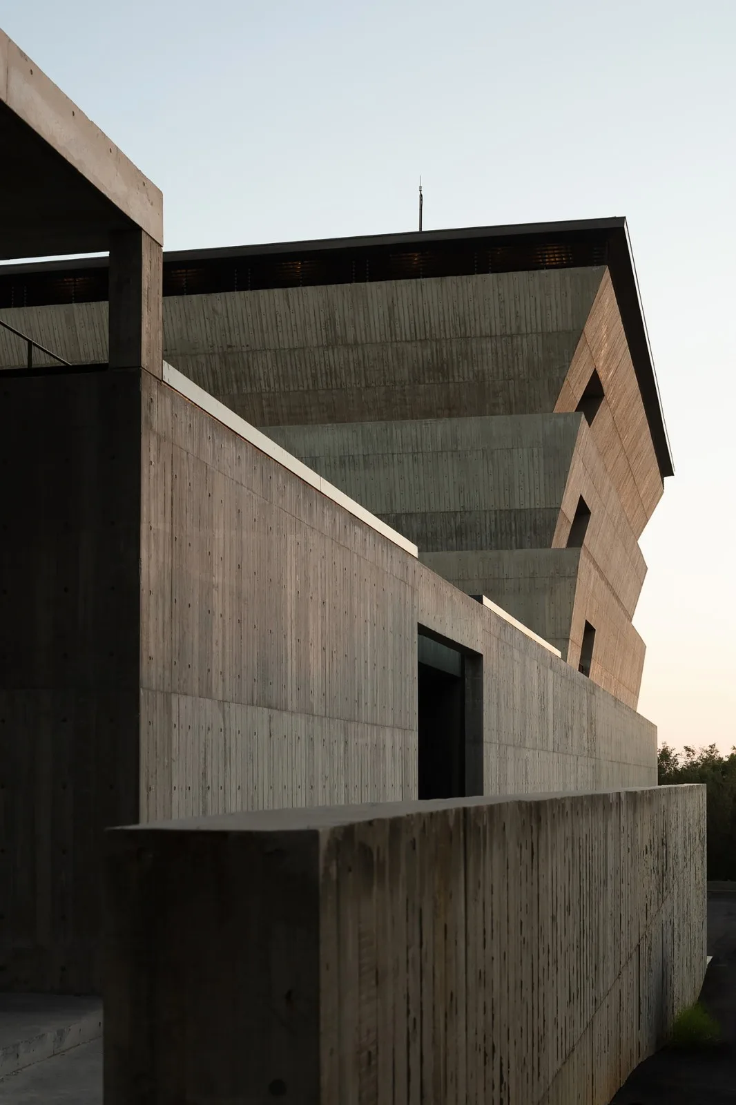BIM Architecture | Mountain Ash Placement Center/Behet Bondzio Lin Architekten