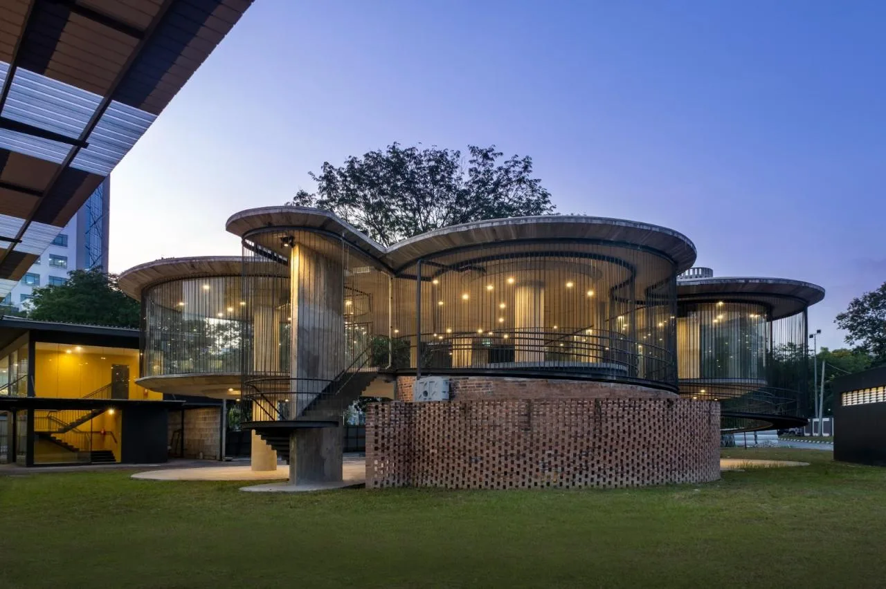 BIM Architecture | T-shaped Suspension, PJKita Community Center/DTLM Design Group