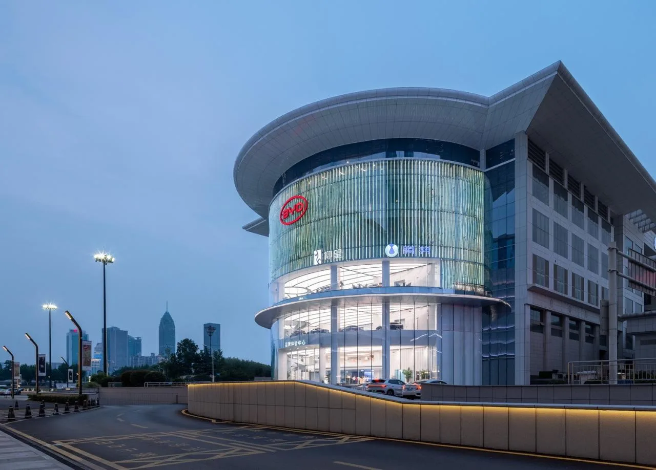 BIM Architecture | Inspiring Future Jiangcheng Landmark: Wuhan BYD Brand Experience Center/Chengzhi Design