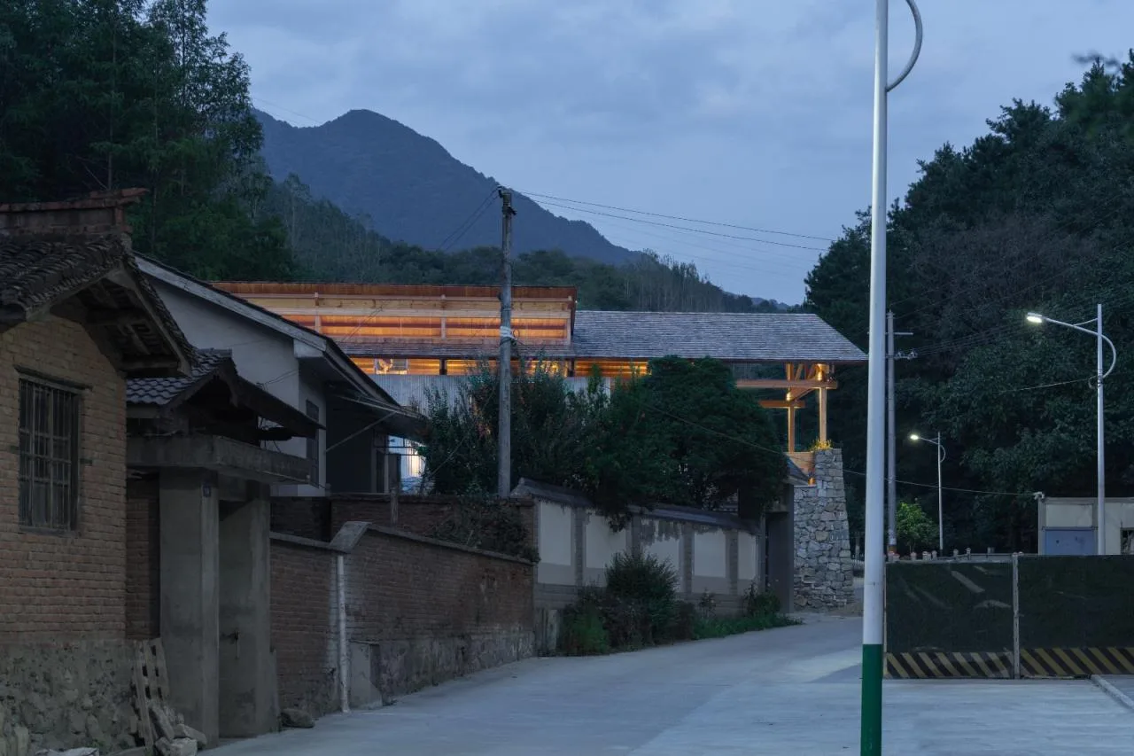BIM Architecture | Liuba Wayaogou Multi functional Service Center/Jianlin Architectural Design Firm