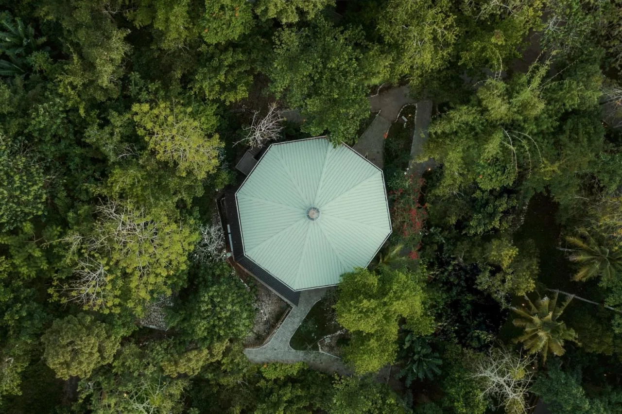 BIM Architecture | Octagonal Restaurant and Work Area/Stilt Studios