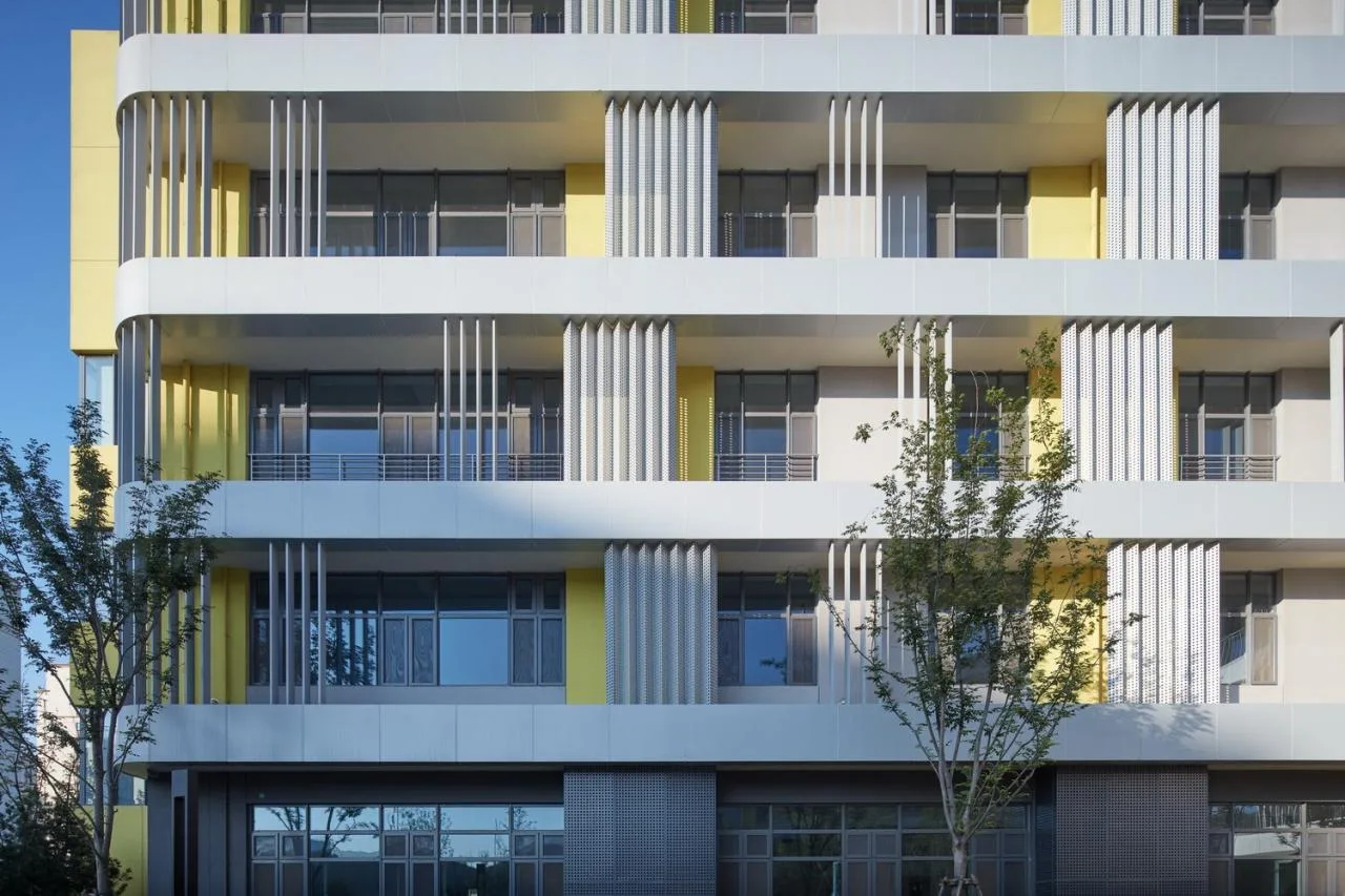 BIM Architecture | A Free and Ideal 'Garden Castle': Jinan Beikang Junior High School Education Architecture Complex/UA You'an Design