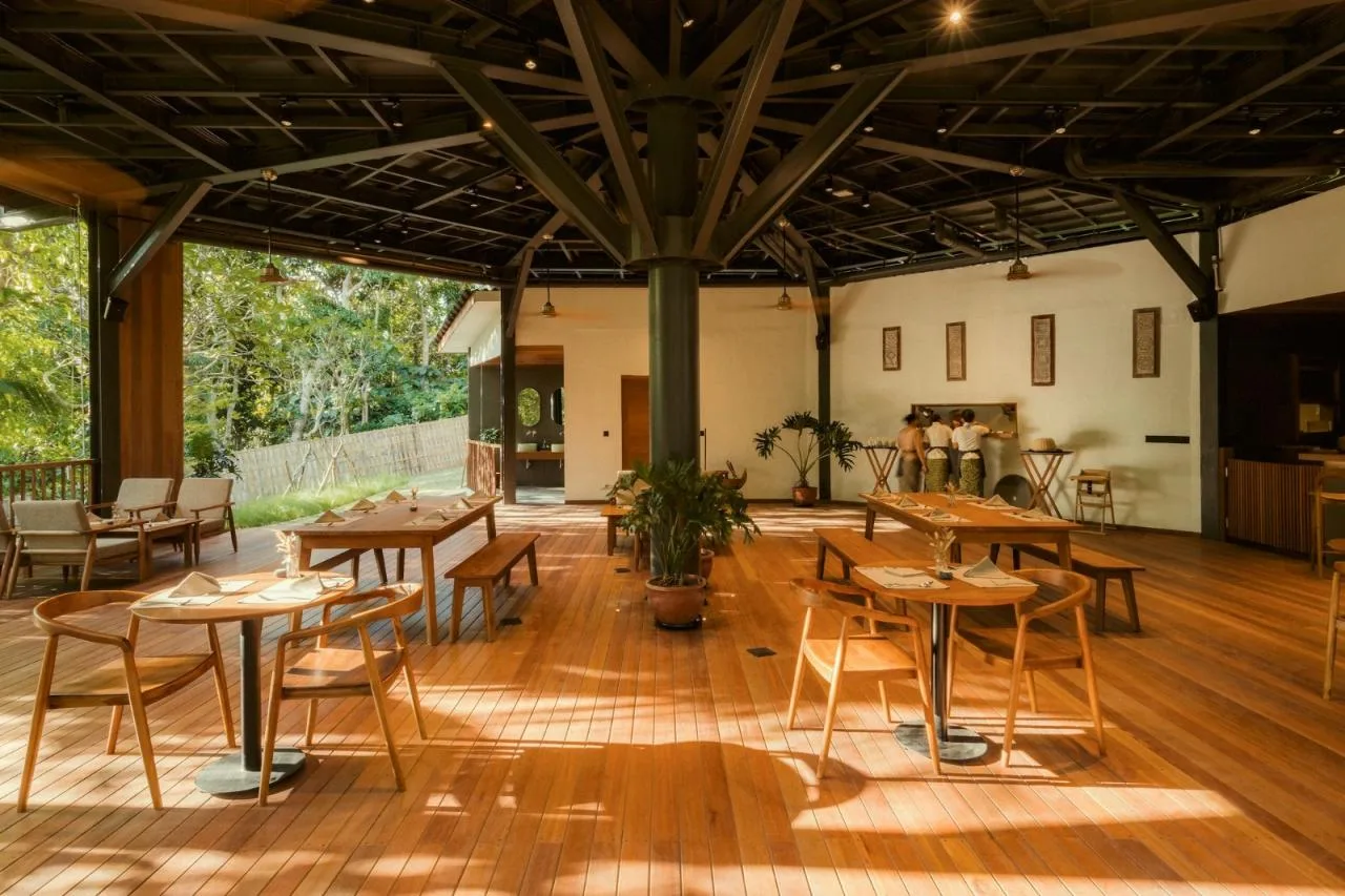 BIM Architecture | Octagonal Restaurant and Work Area/Stilt Studios