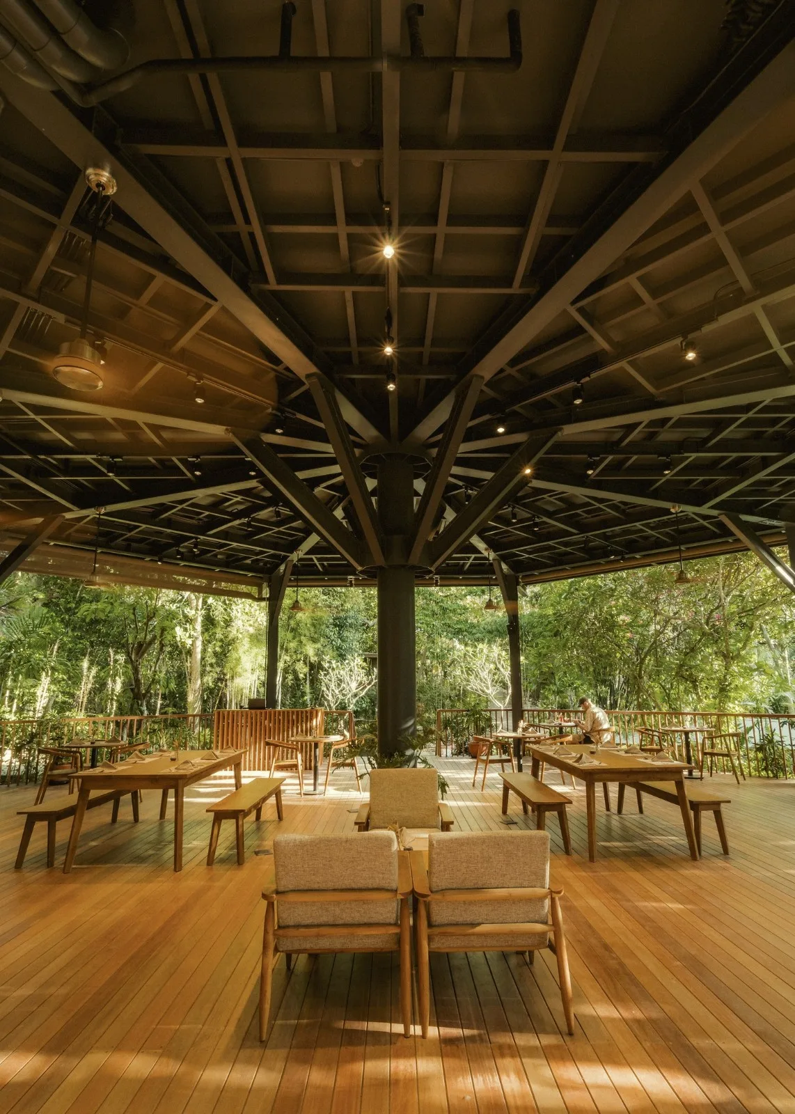 BIM Architecture | Octagonal Restaurant and Work Area/Stilt Studios