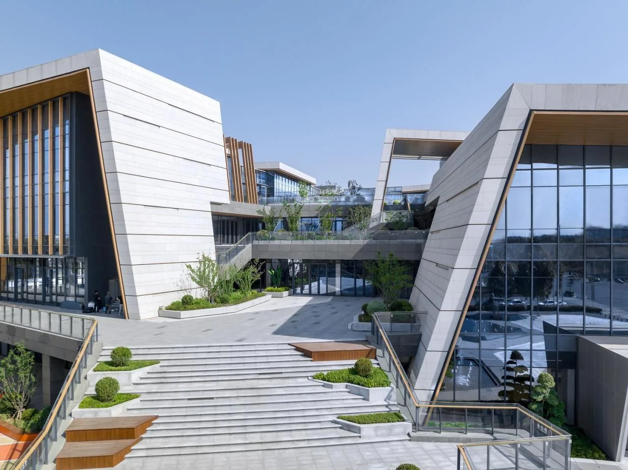 BIM Architecture | Valley of Mountains: Zhengzhou Shenye Health City/Botao Architecture