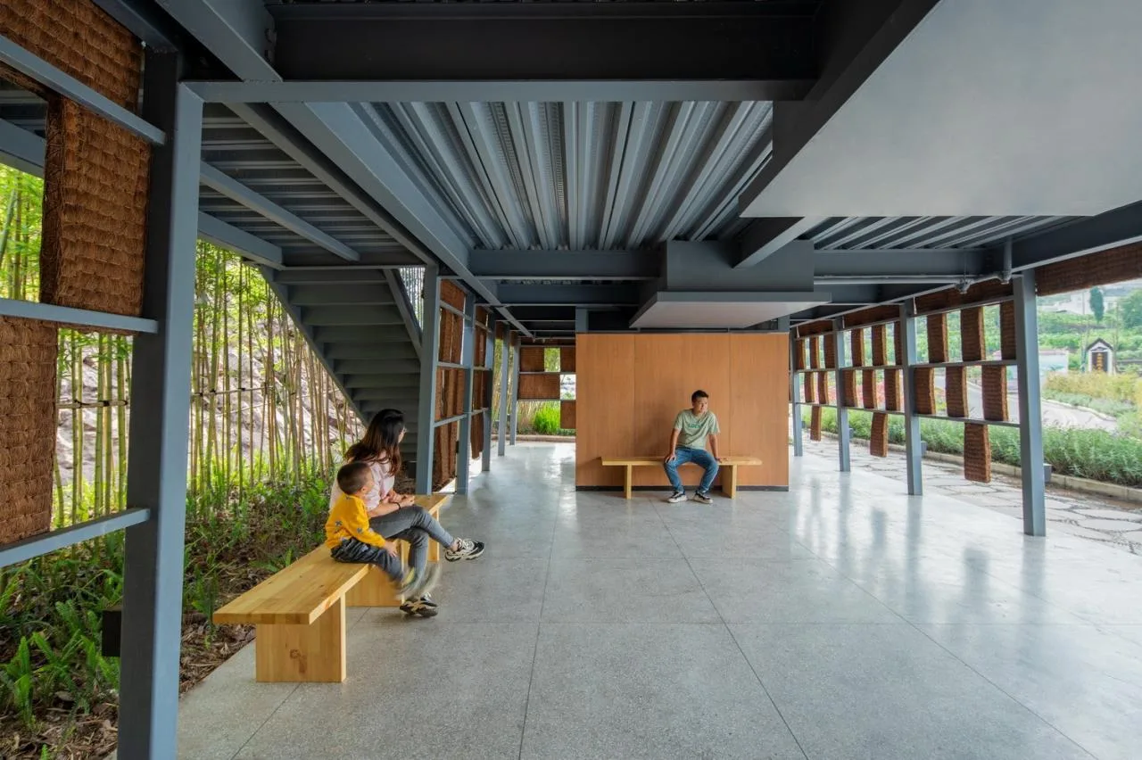 BIM Architecture | Brown Toilet Facing Flower Sea/Row Building