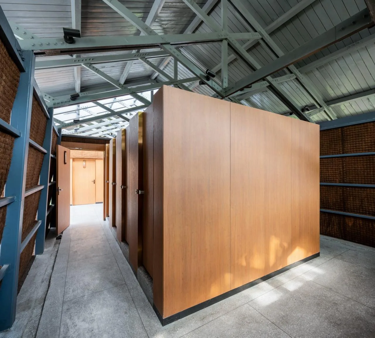 BIM Architecture | Brown Toilet Facing Flower Sea/Row Building
