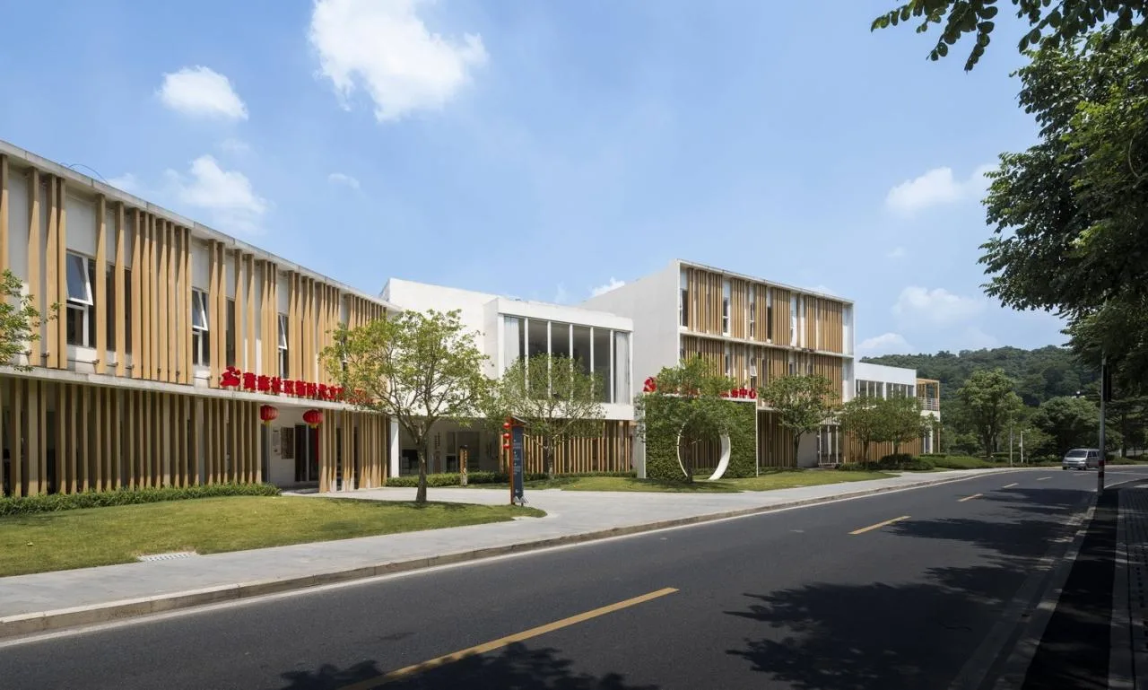 BIM Architecture | Multi level 'Lightness': Huangma Rural Revitalization Workstation and Rural Reception Room/Three dimensional Architecture