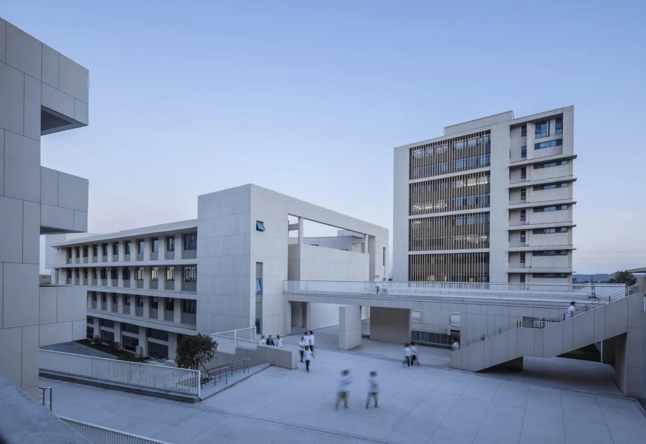 BIM Architecture | Jiangsu Jingjiang Senior High School New Campus/Rong Chaohui Studio