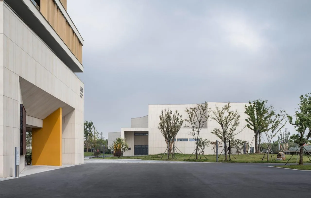 BIM Architecture | Jiangsu Jingjiang Senior High School New Campus/Rong Chaohui Studio