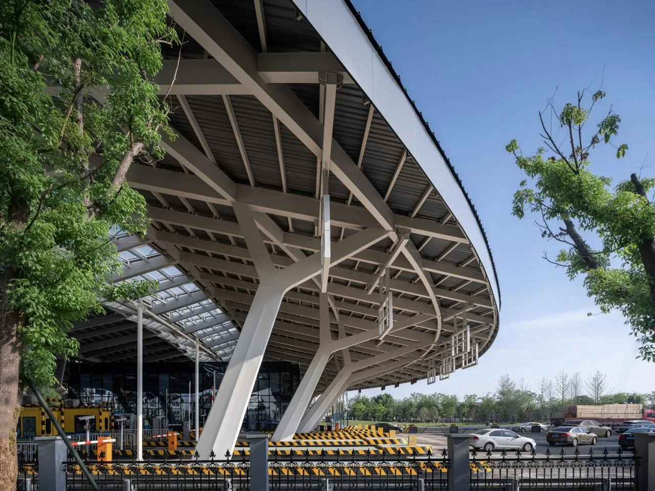 BIM Architecture | Hangzhou Ningbo Expressway Shaoxing Toll Station/Ren Tian Architecture