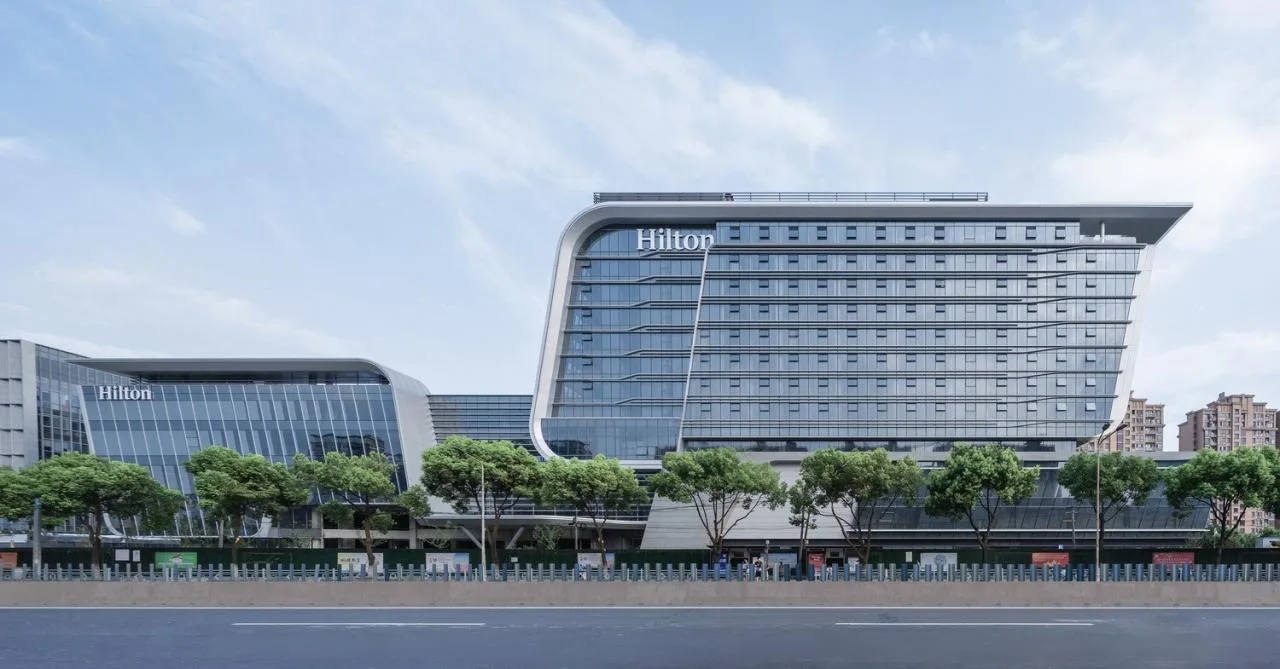Dynamic elements in facade design