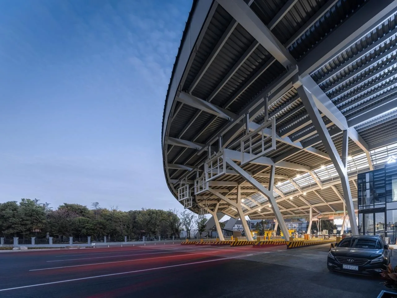 BIM Architecture | Hangzhou Ningbo Expressway Shaoxing Toll Station/Ren Tian Architecture