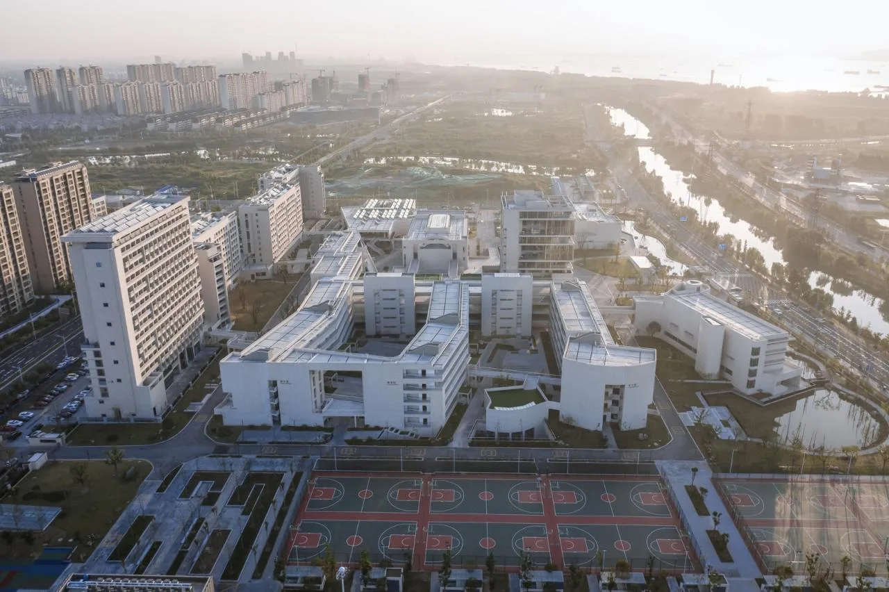 BIM Architecture | Jiangsu Jingjiang Senior High School New Campus/Rong Chaohui Studio
