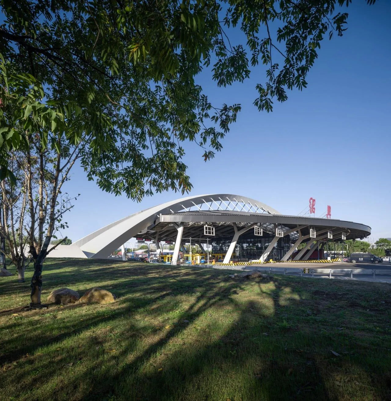 BIM Architecture | Hangzhou Ningbo Expressway Shaoxing Toll Station/Ren Tian Architecture