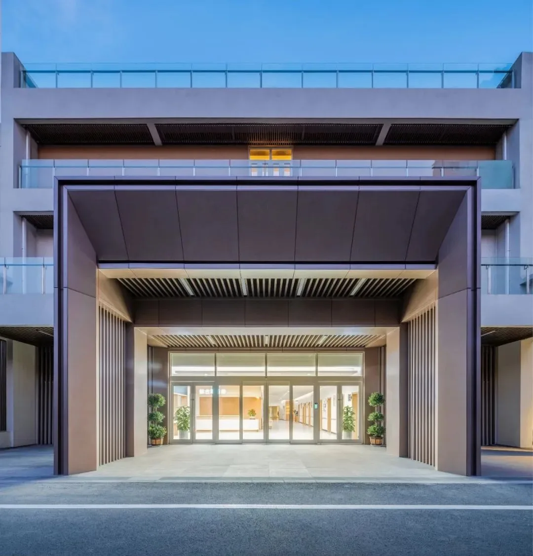 BIM Architecture | Interaction between Multi story Elderly Care Centers and External Environment - Boyuan Elderly Care Center/UUA