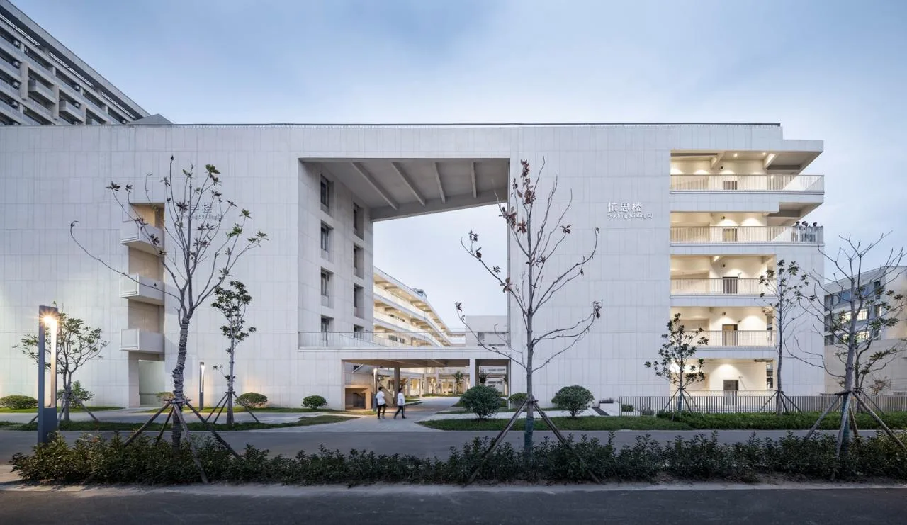 BIM Architecture | Jiangsu Jingjiang Senior High School New Campus/Rong Chaohui Studio