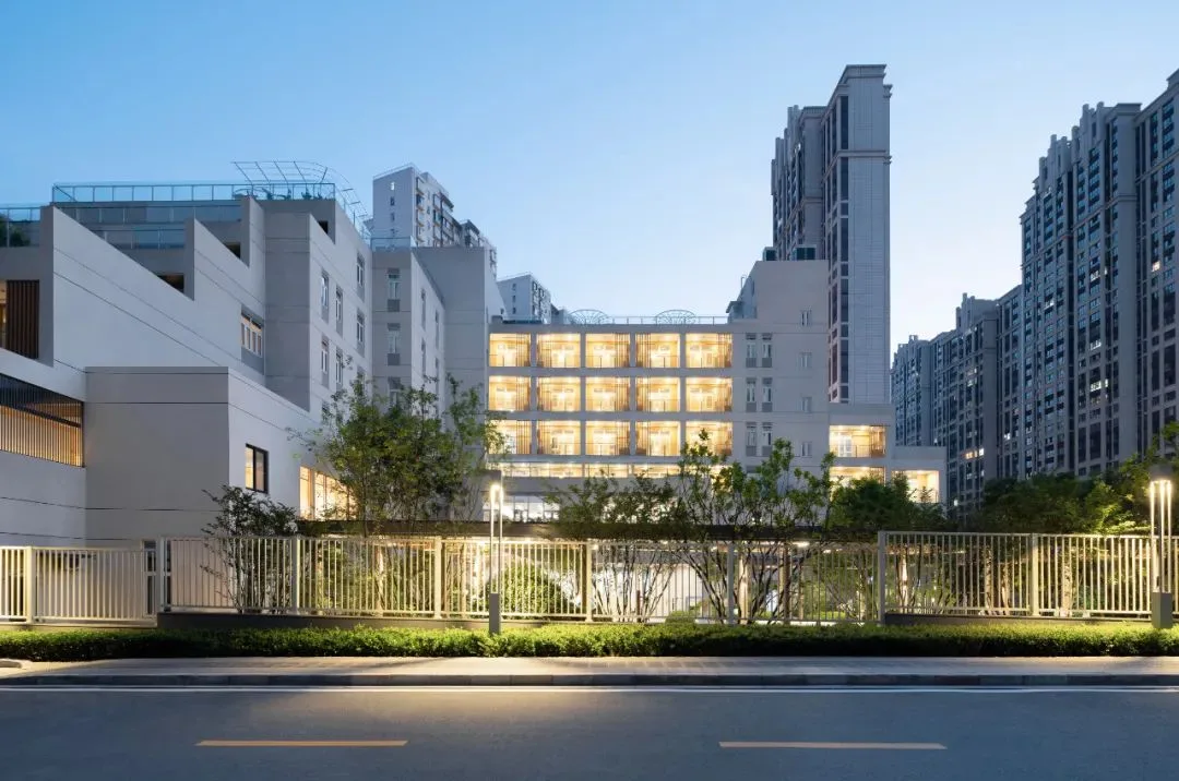 BIM Architecture | Interaction between Multi story Elderly Care Centers and External Environment - Boyuan Elderly Care Center/UUA