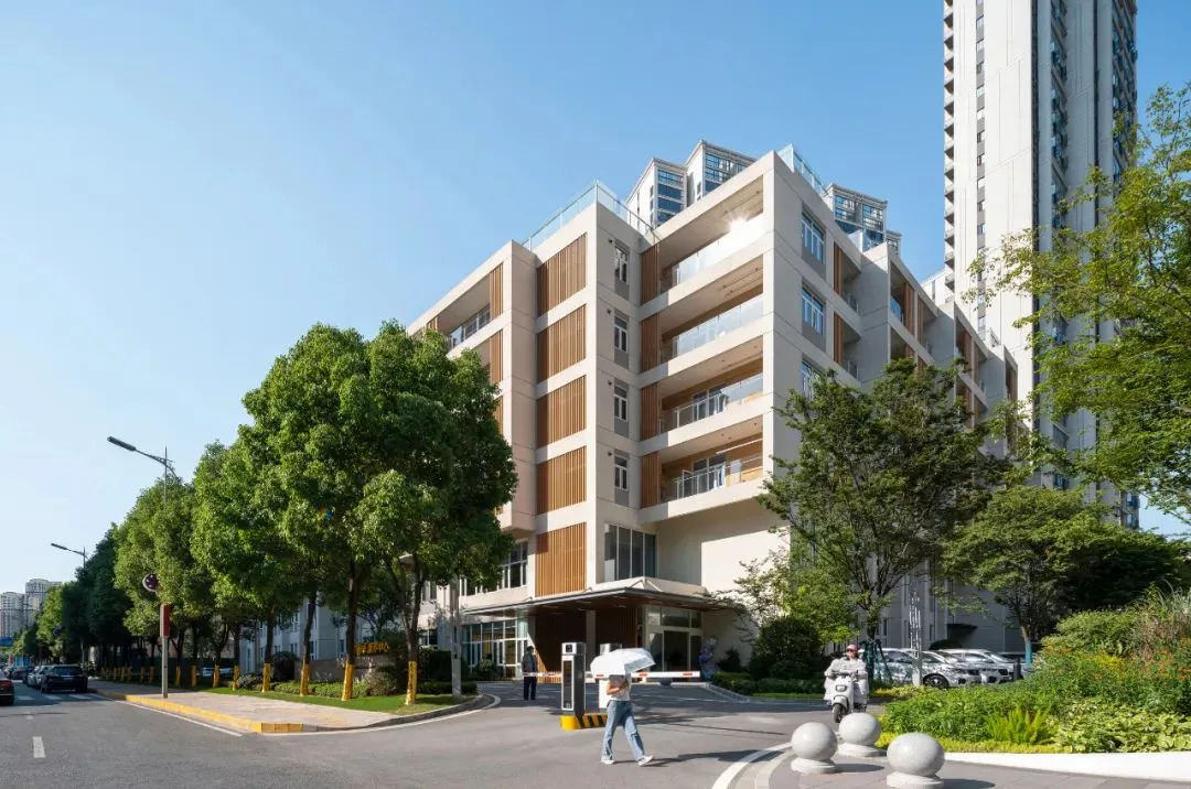 BIM Architecture | Interaction between Multi story Elderly Care Centers and External Environment - Boyuan Elderly Care Center/UUA