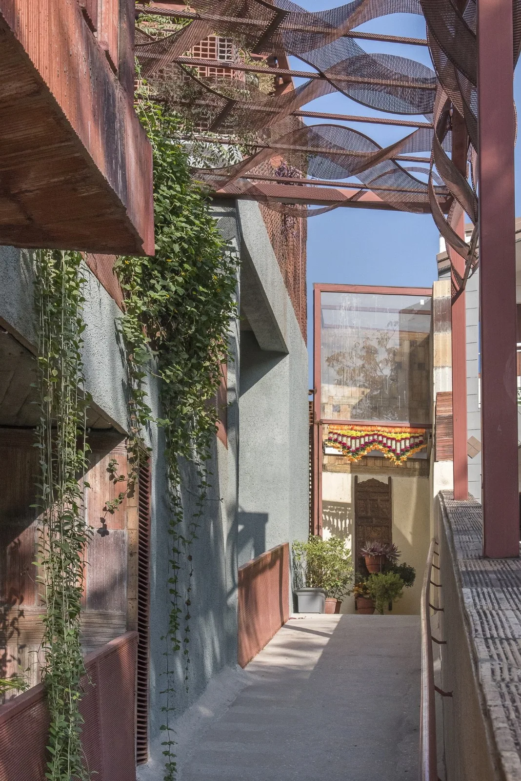 BIM Architecture | Ecological Oasis Home/I-Con Architects and Urban Planners