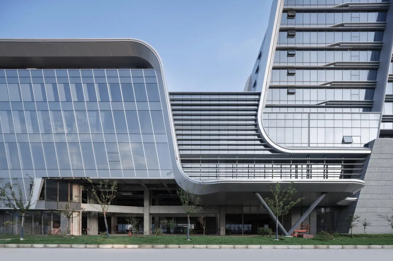 Integrated entrance canopy design
