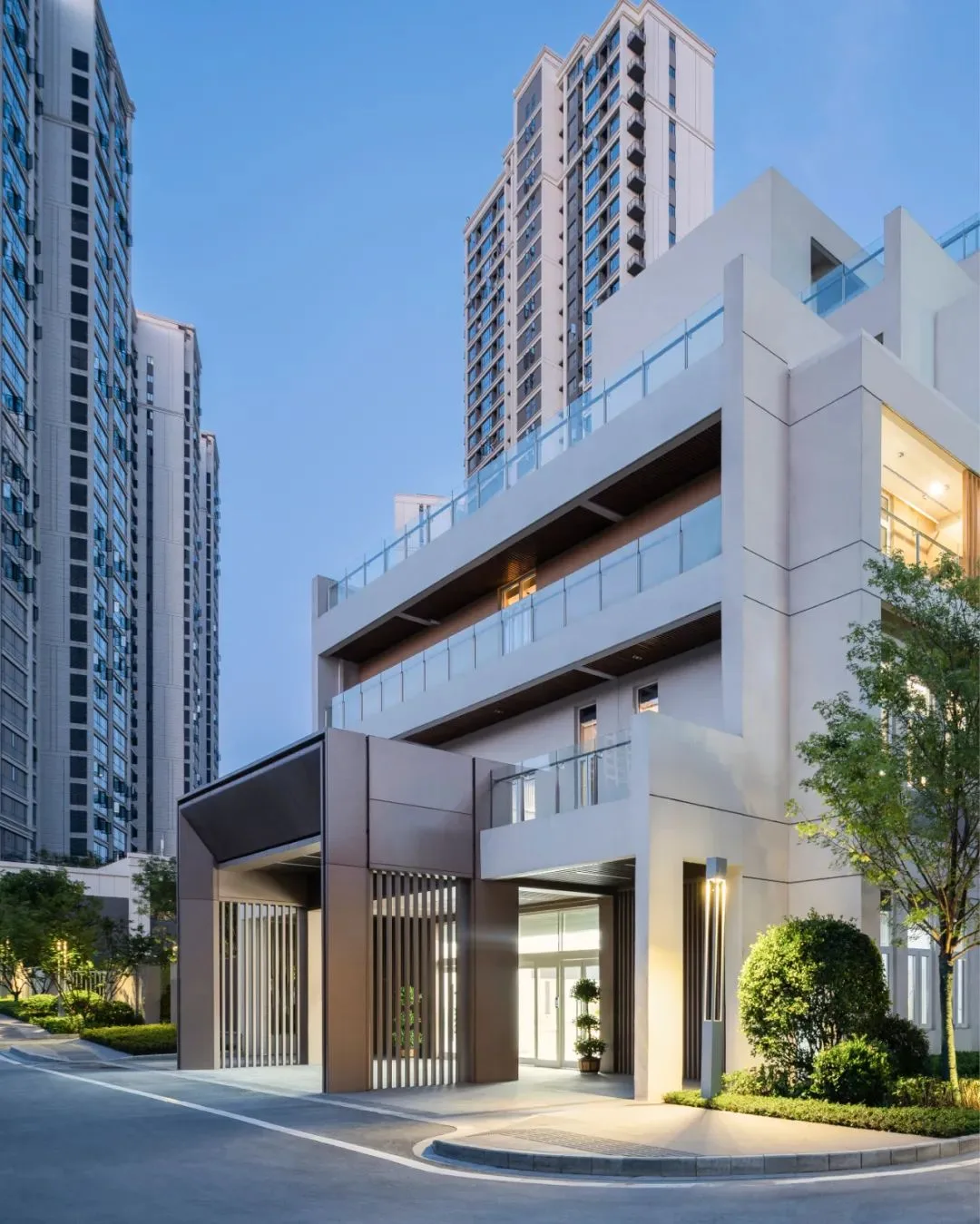 BIM Architecture | Interaction between Multi story Elderly Care Centers and External Environment - Boyuan Elderly Care Center/UUA