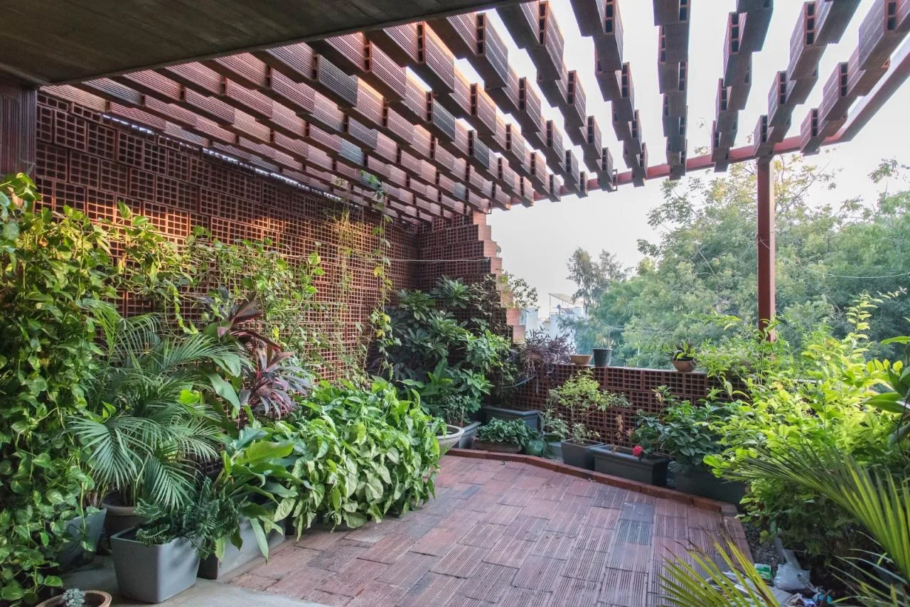BIM Architecture | Ecological Oasis Home/I-Con Architects and Urban Planners