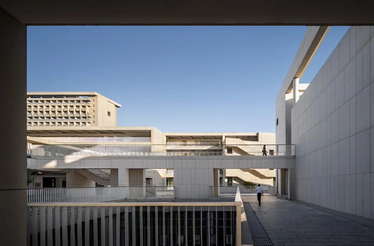 BIM Architecture | Jiangsu Jingjiang Senior High School New Campus/Rong Chaohui Studio