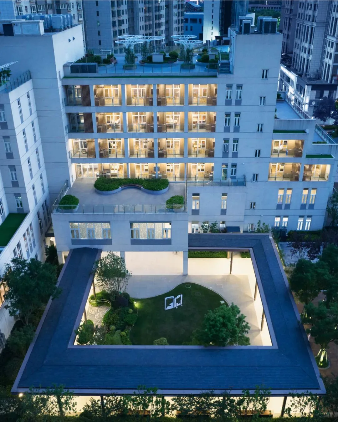 BIM Architecture | Interaction between Multi story Elderly Care Centers and External Environment - Boyuan Elderly Care Center/UUA