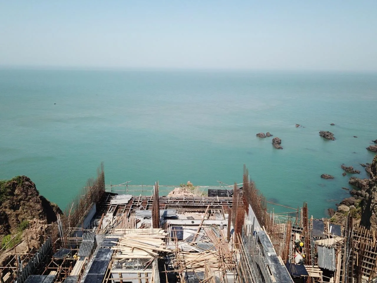 BIM Architecture | Cliff Top Cafe and Tower Residence • Architectural Firm (TAO)