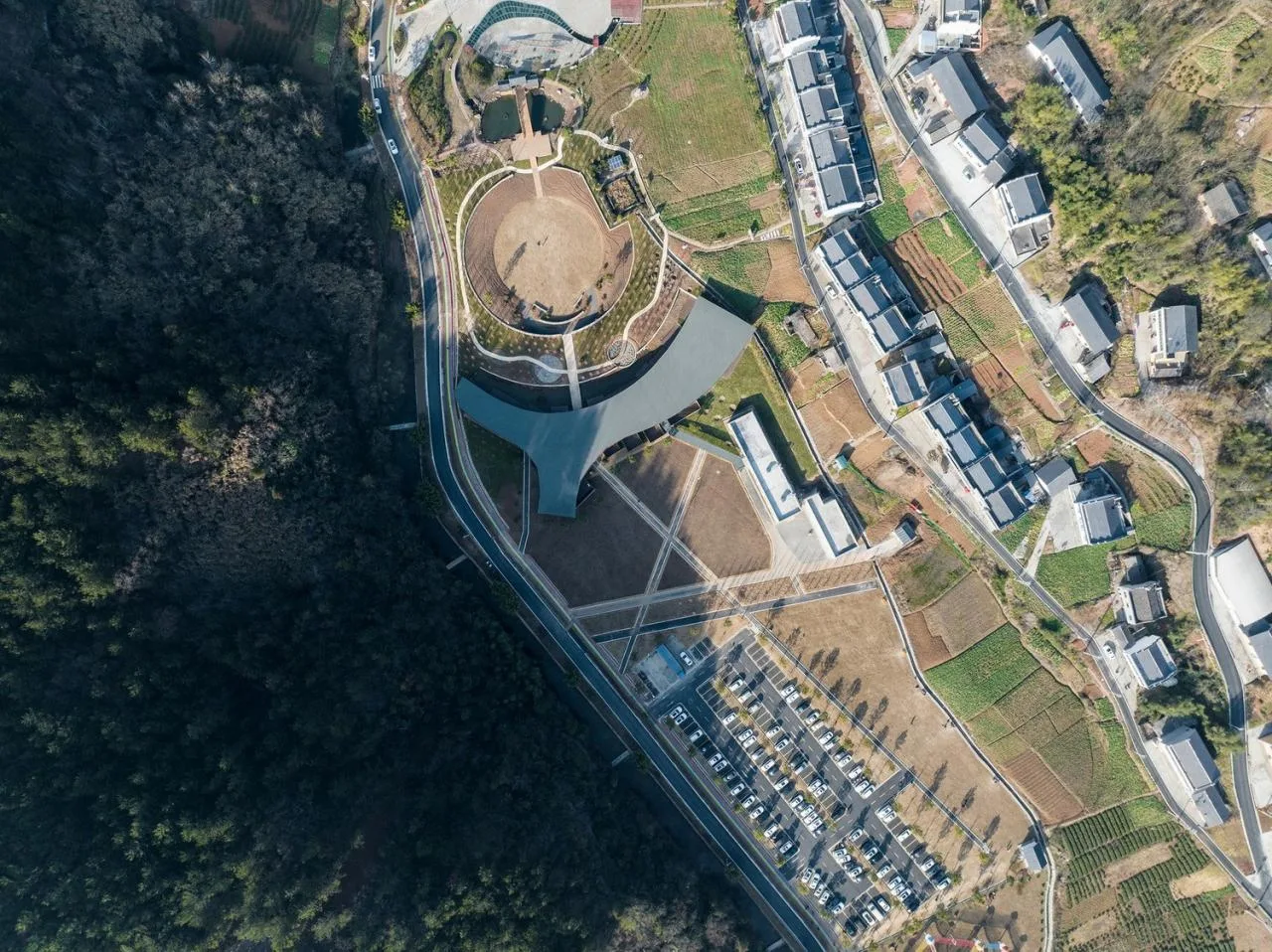 BIM Architecture | Wufu Mountain and Water Dragon Family Banquet Restaurant/Lowercase Architecture