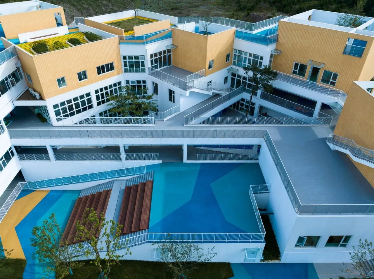 BIM Architecture | Hill Garden Tour: Guiyang Guanshanhu District Sixth Kindergarten Second Branch/Baitao Architecture